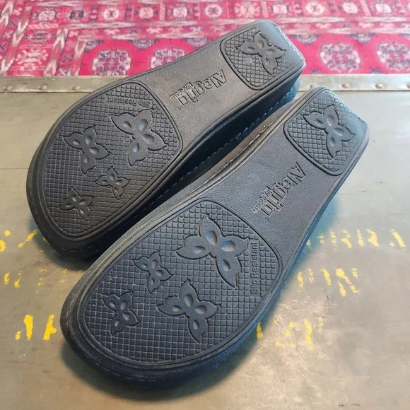 Alegria Debra Grey Black Embossed Leather Professional Clogs DEB-345 Womens 38 - Picture 7 of 7